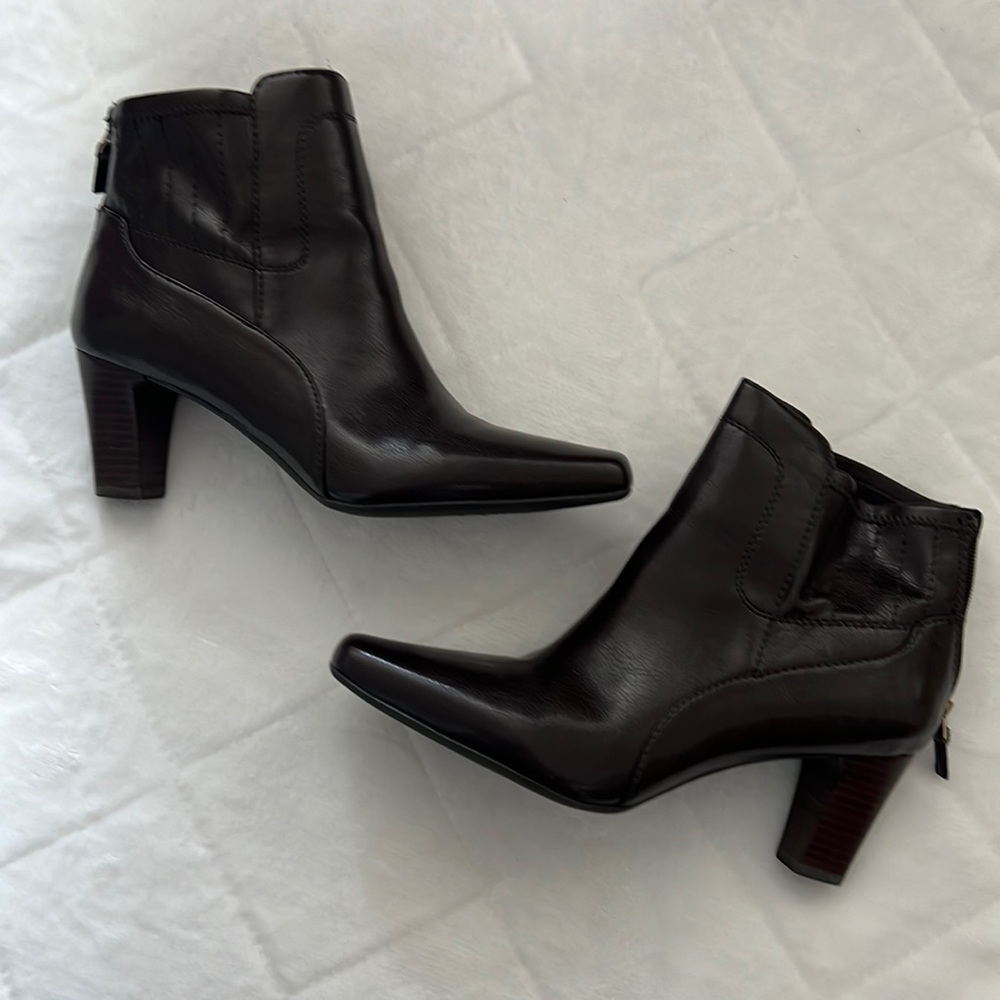 Franco Sarto brown heeled ankle boots size 8